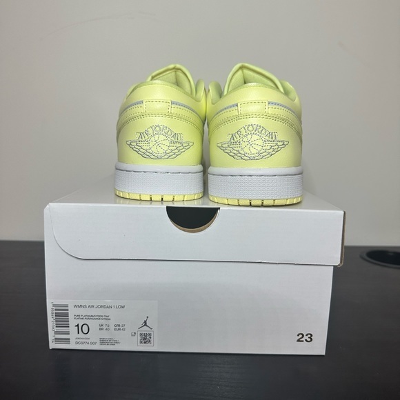 Air Jordan 1 Low 'Lemonade' Platinum Citron White DC0774-007 Womens 10/Men’s 8.5 - Picture 4 of 7